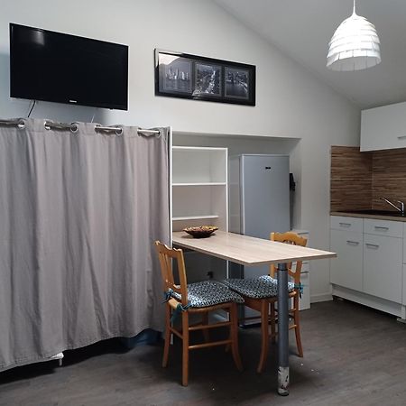 Les Studios De La Rose Des Vents Sathonay-Camp Экстерьер фото